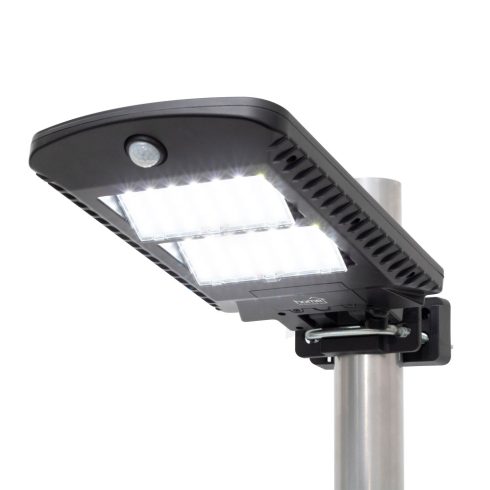 Napelemes LED reflektor, PIR mozgásérzékelővel, 1000 lm, IP44, HSO                                    FLP1002SOLAR